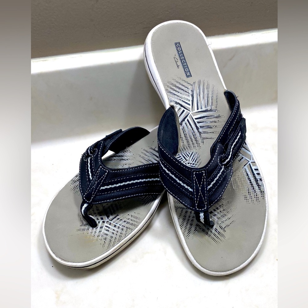 Clark’s black and grey sandals size 9. Idea casual wear.